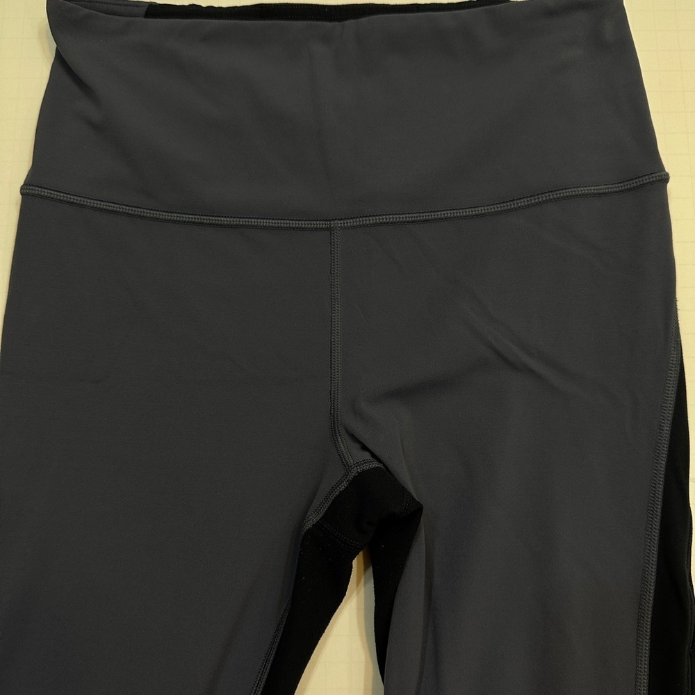 Athleta Horizon Scallop Capri Stormy Sky Small - Picture 4 of 12